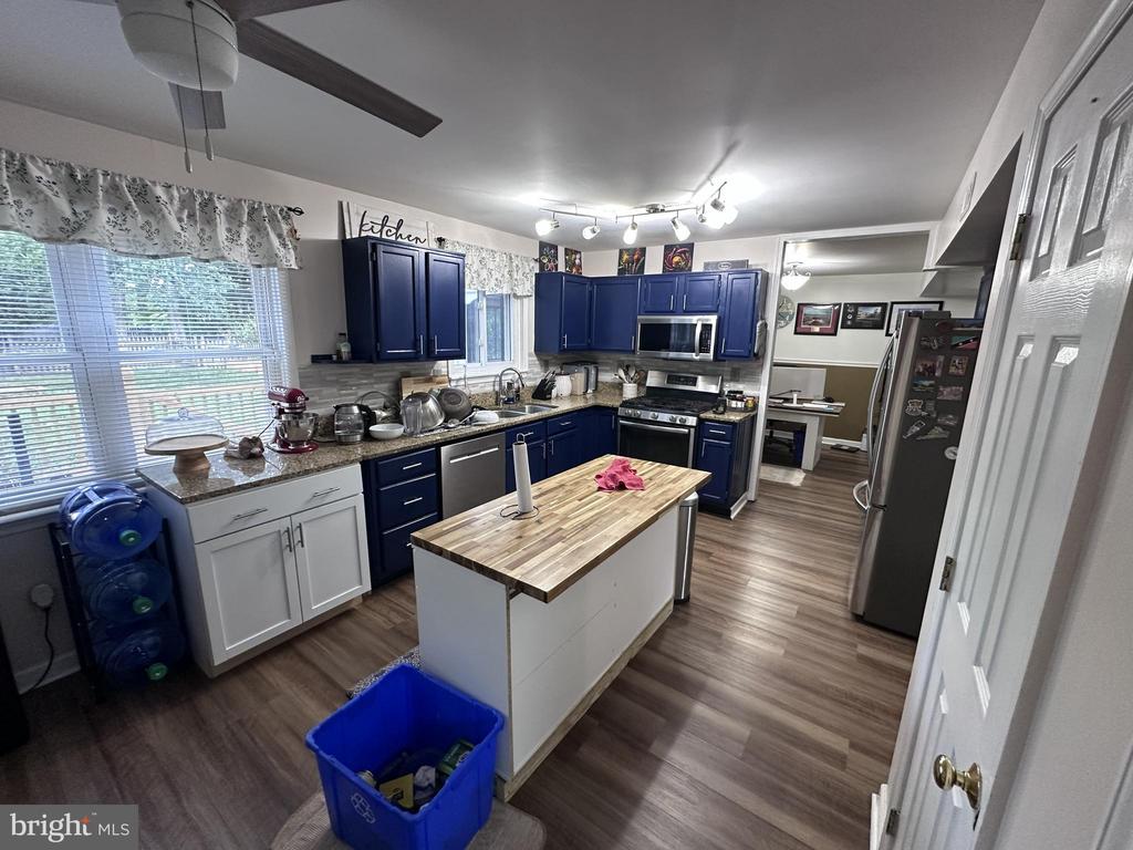 4802 QUEENSBURY CIR, FREDERICKSBURG, Virginia 22408, 4 Bedrooms Bedrooms, ,2 BathroomsBathrooms,Residential,4802 QUEENSBURY CIR,VASP2043166 MLS # VASP2043166