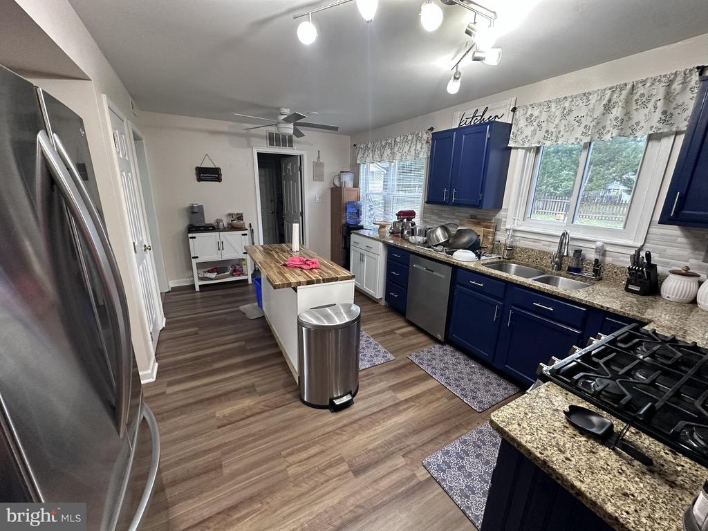 4802 QUEENSBURY CIR, FREDERICKSBURG, Virginia 22408, 4 Bedrooms Bedrooms, ,2 BathroomsBathrooms,Residential,4802 QUEENSBURY CIR,VASP2043166 MLS # VASP2043166