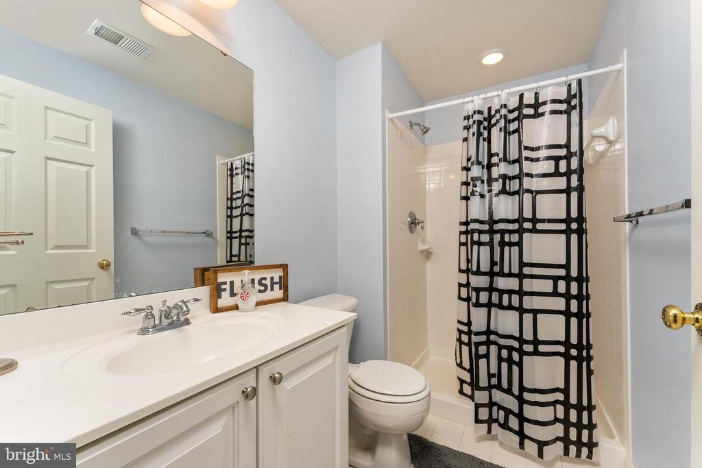 4650 SPRING RUN RD, WARRENTON, Virginia 20187, 5 Bedrooms Bedrooms, ,4 BathroomsBathrooms,Residential,4650 SPRING RUN RD,VAFQ2022170 MLS # VAFQ2022170