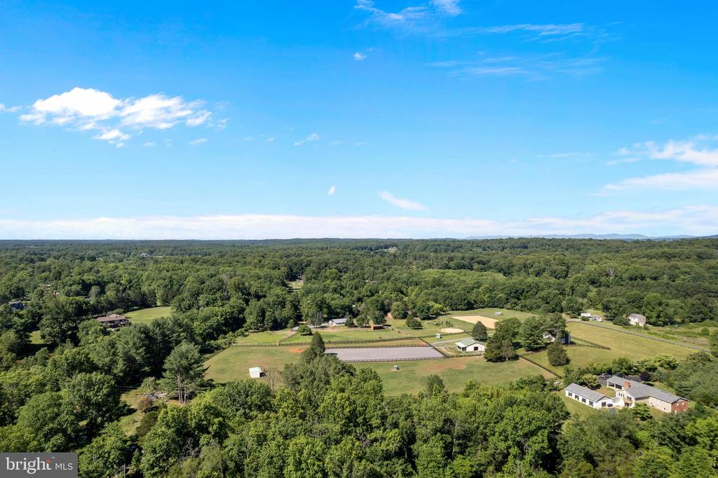 4650 SPRING RUN RD, WARRENTON, Virginia 20187, 5 Bedrooms Bedrooms, ,4 BathroomsBathrooms,Residential,4650 SPRING RUN RD,VAFQ2022170 MLS # VAFQ2022170