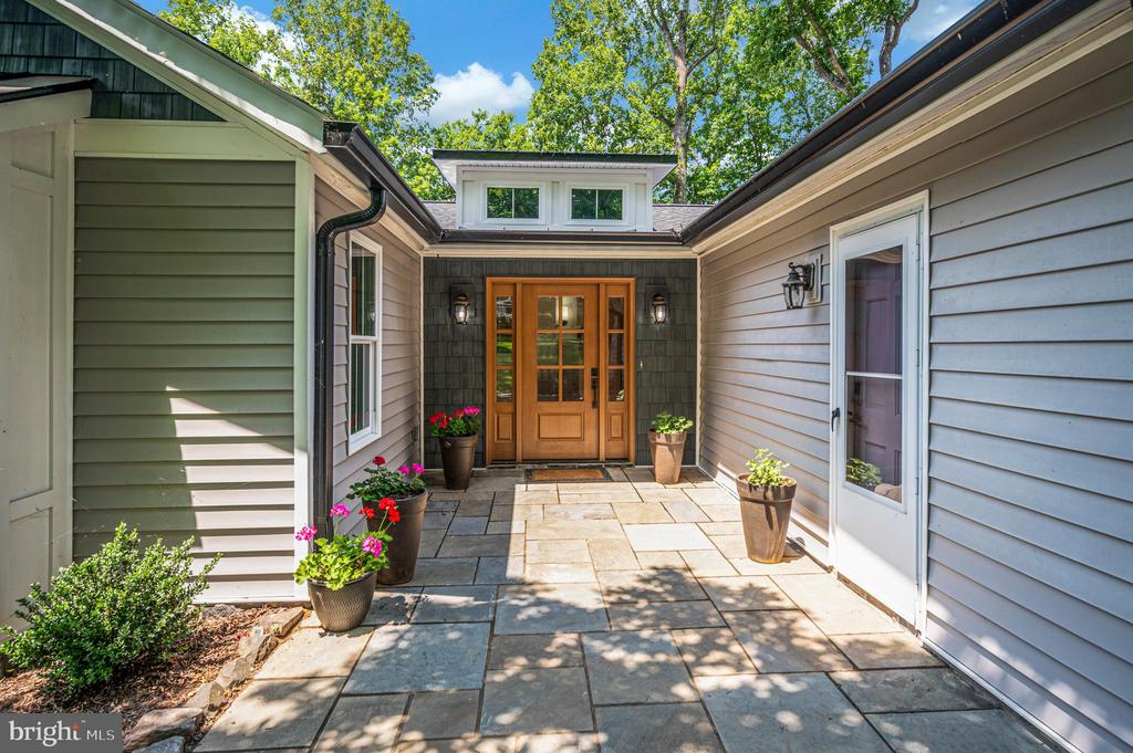 3113 LAKEVIEW PKWY, LOCUST GROVE, Virginia 22508, 5 Bedrooms Bedrooms, ,3 BathroomsBathrooms,Residential,3113 LAKEVIEW PKWY,VAOR2014558 MLS # VAOR2014558