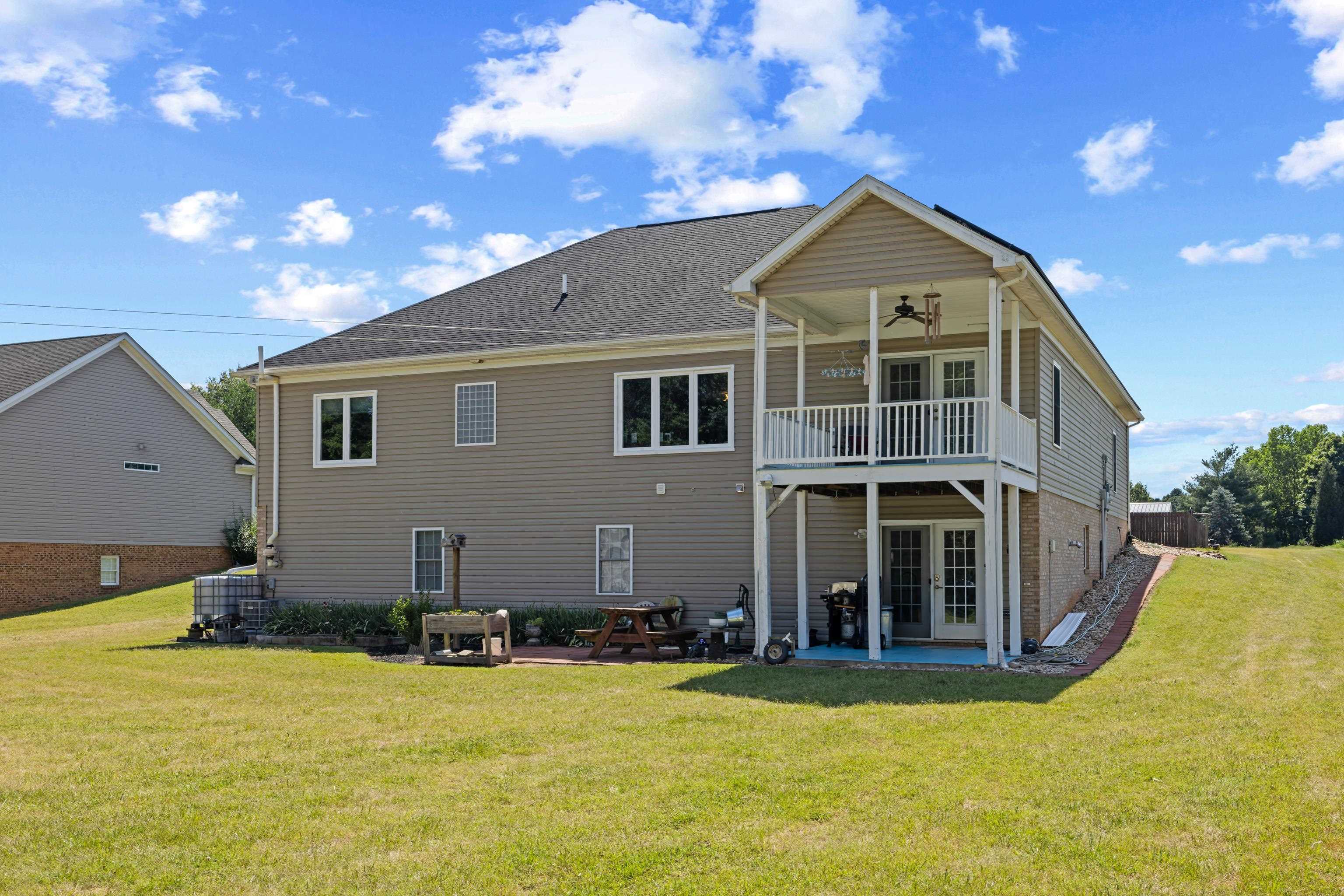 1705 HOLLY AVE, GROTTOES, Virginia 24441, 3 Bedrooms Bedrooms, ,2 BathroomsBathrooms,Residential,1705 HOLLY AVE,678603 MLS # 678603