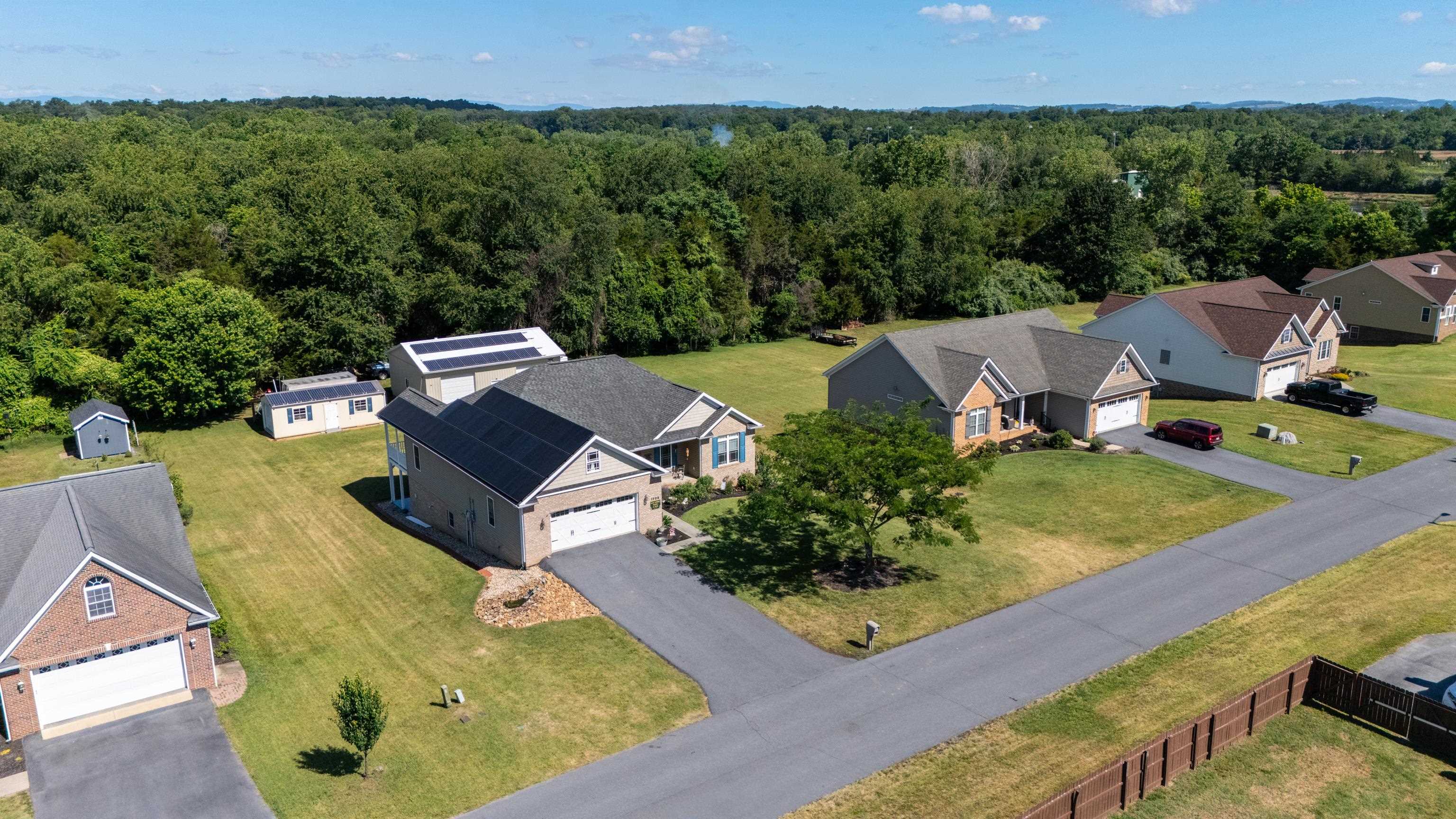 1705 HOLLY AVE, GROTTOES, Virginia 24441, 3 Bedrooms Bedrooms, ,2 BathroomsBathrooms,Residential,1705 HOLLY AVE,678603 MLS # 678603