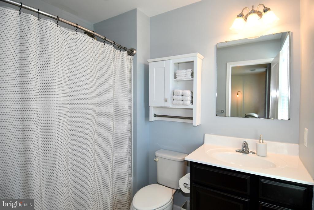 5042 GODWINS LANDING DR, REMINGTON, Virginia 22734, 4 Bedrooms Bedrooms, ,2 BathroomsBathrooms,Residential,5042 GODWINS LANDING DR,VAFQ2022750 MLS # VAFQ2022750