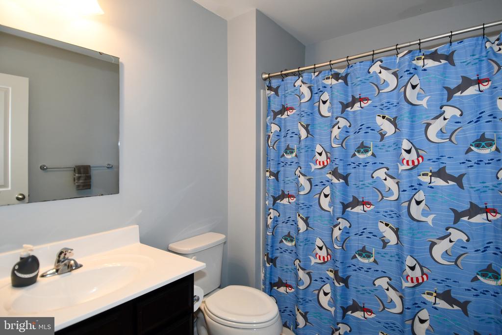 5042 GODWINS LANDING DR, REMINGTON, Virginia 22734, 4 Bedrooms Bedrooms, ,2 BathroomsBathrooms,Residential,5042 GODWINS LANDING DR,VAFQ2022750 MLS # VAFQ2022750
