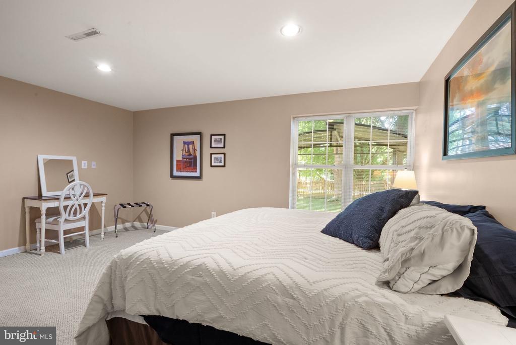 6450 WHITES MILL LN, WARRENTON, Virginia 20187, 4 Bedrooms Bedrooms, ,4 BathroomsBathrooms,Residential,6450 WHITES MILL LN,VAFQ2022770 MLS # VAFQ2022770