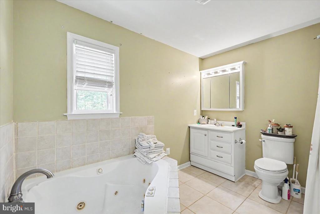 2348 LINDSAY RD, GORDONSVILLE, Virginia 22942, 4 Bedrooms Bedrooms, ,4 BathroomsBathrooms,Residential,2348 LINDSAY RD,VALA2009984 MLS # VALA2009984
