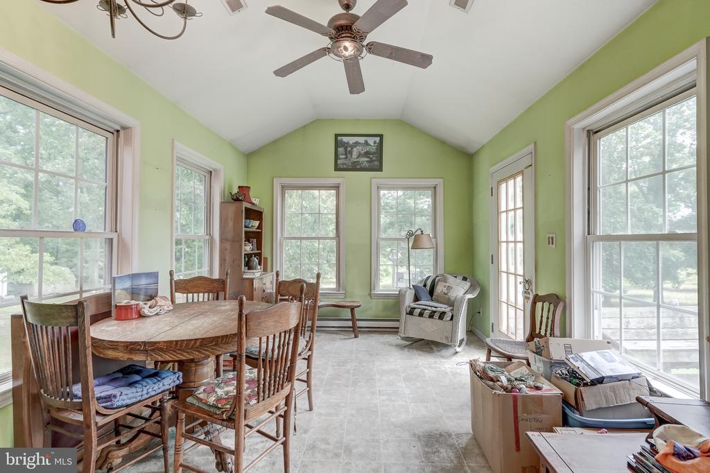 8858 POINDEXTER RD, LOUISA, Virginia 23093, 3 Bedrooms Bedrooms, ,3 BathroomsBathrooms,Residential,8858 POINDEXTER RD,VALA2010124 MLS # VALA2010124