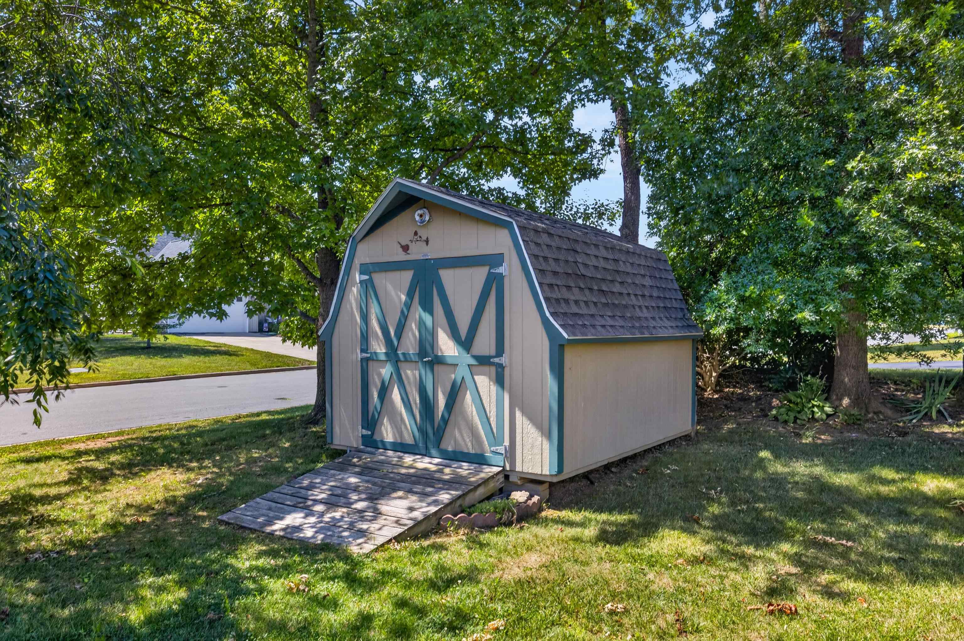 2400 MOSLEY ST, WAYNESBORO, Virginia 22980, 3 Bedrooms Bedrooms, ,2 BathroomsBathrooms,Residential,2400 MOSLEY ST,678670 MLS # 678670