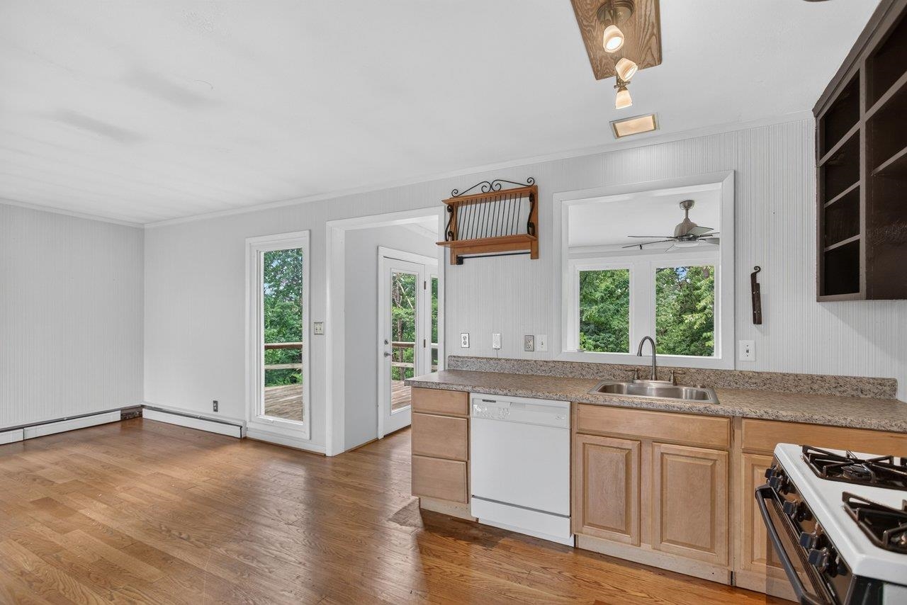 450 MOUNTAIN VIEW DR, STAUNTON, Virginia 24401, 2 Bedrooms Bedrooms, ,1 BathroomBathrooms,Residential,450 MOUNTAIN VIEW DR,678780 MLS # 678780