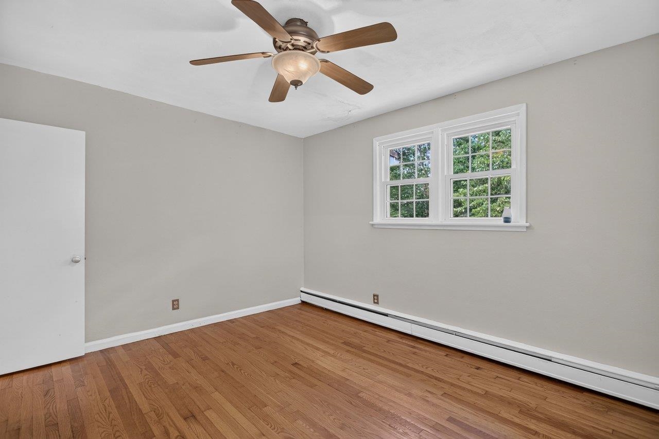 450 MOUNTAIN VIEW DR, STAUNTON, Virginia 24401, 2 Bedrooms Bedrooms, ,1 BathroomBathrooms,Residential,450 MOUNTAIN VIEW DR,678780 MLS # 678780