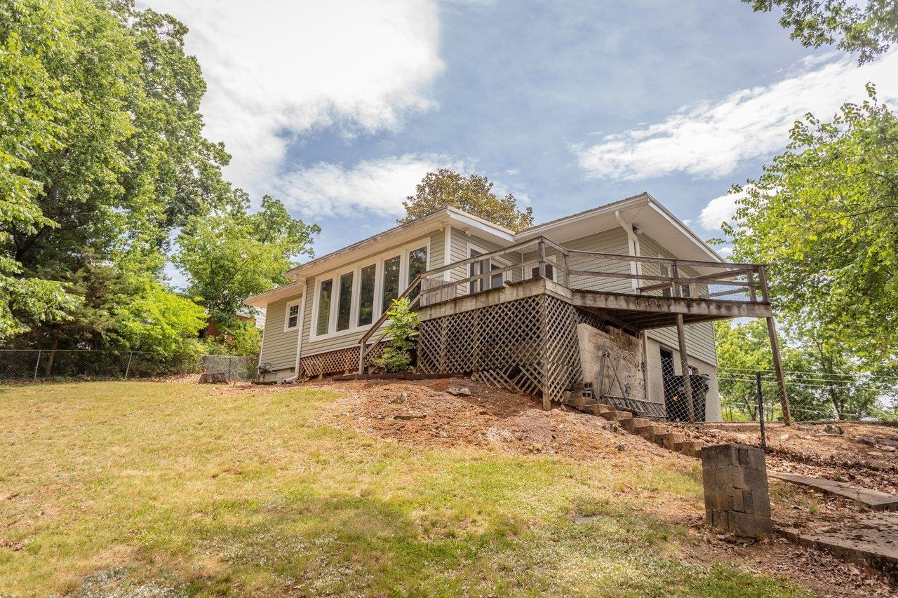 450 MOUNTAIN VIEW DR, STAUNTON, Virginia 24401, 2 Bedrooms Bedrooms, ,1 BathroomBathrooms,Residential,450 MOUNTAIN VIEW DR,678780 MLS # 678780