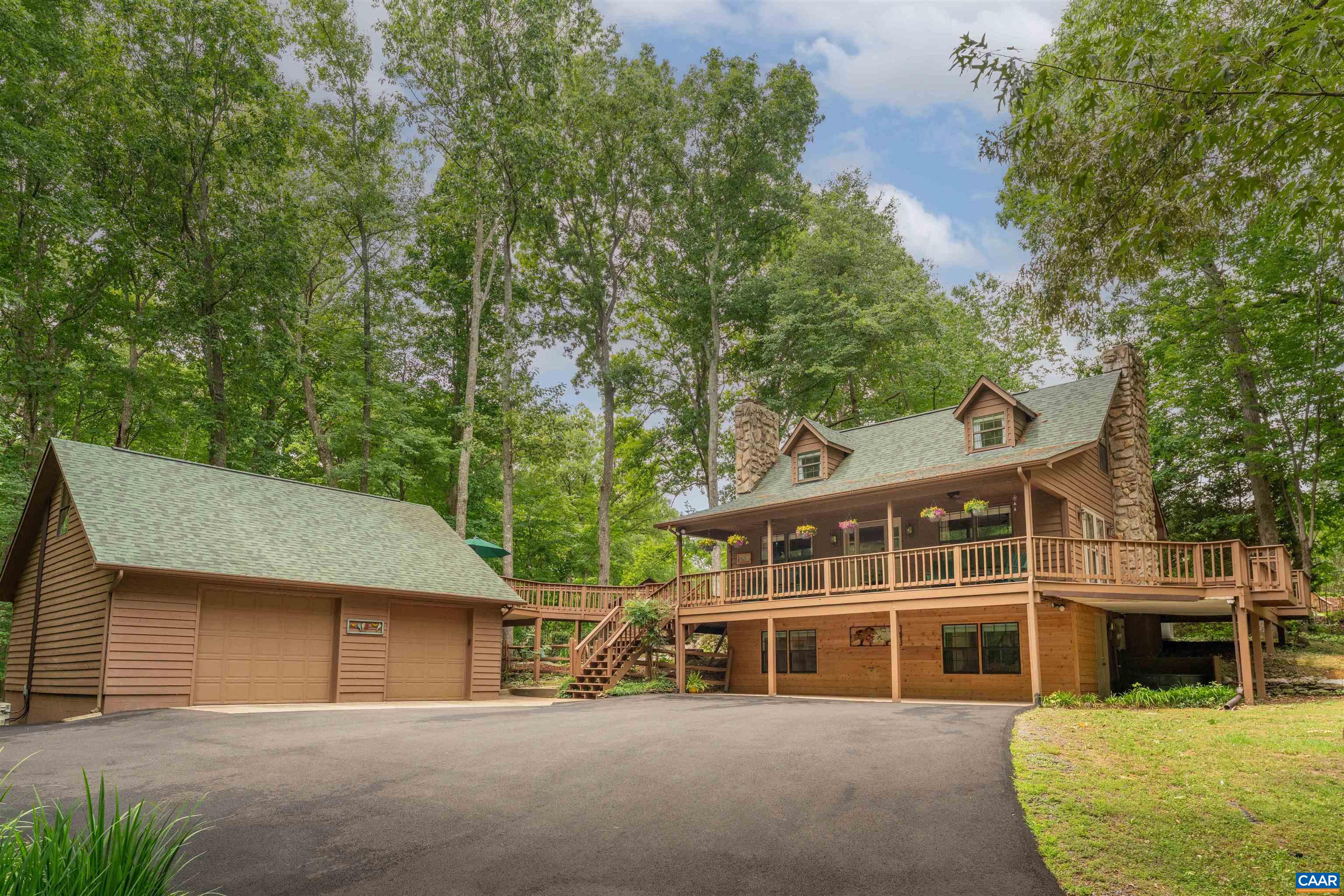 Expansive living indoor and out