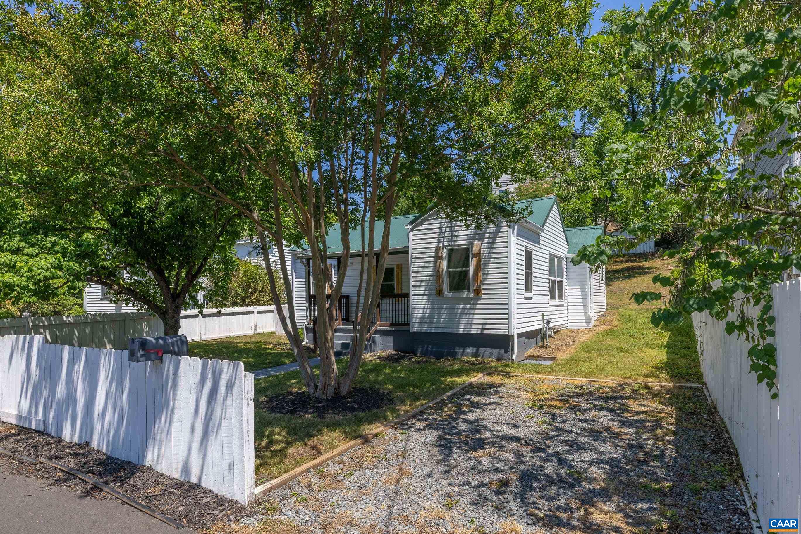 419 QUARRY RD, CHARLOTTESVILLE, Virginia 22902, 3 Bedrooms Bedrooms, ,1 BathroomBathrooms,Residential,419 QUARRY RD,678884 MLS # 678884