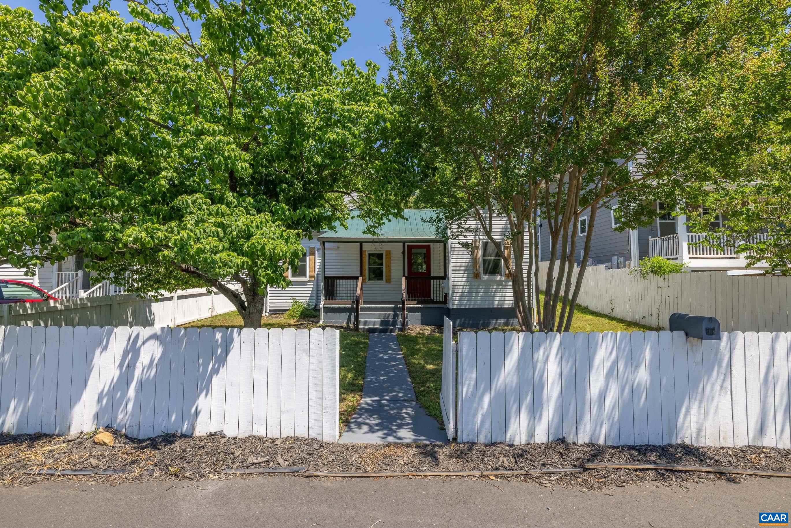 419 QUARRY RD, CHARLOTTESVILLE, Virginia 22902, 3 Bedrooms Bedrooms, ,1 BathroomBathrooms,Residential,419 QUARRY RD,678884 MLS # 678884