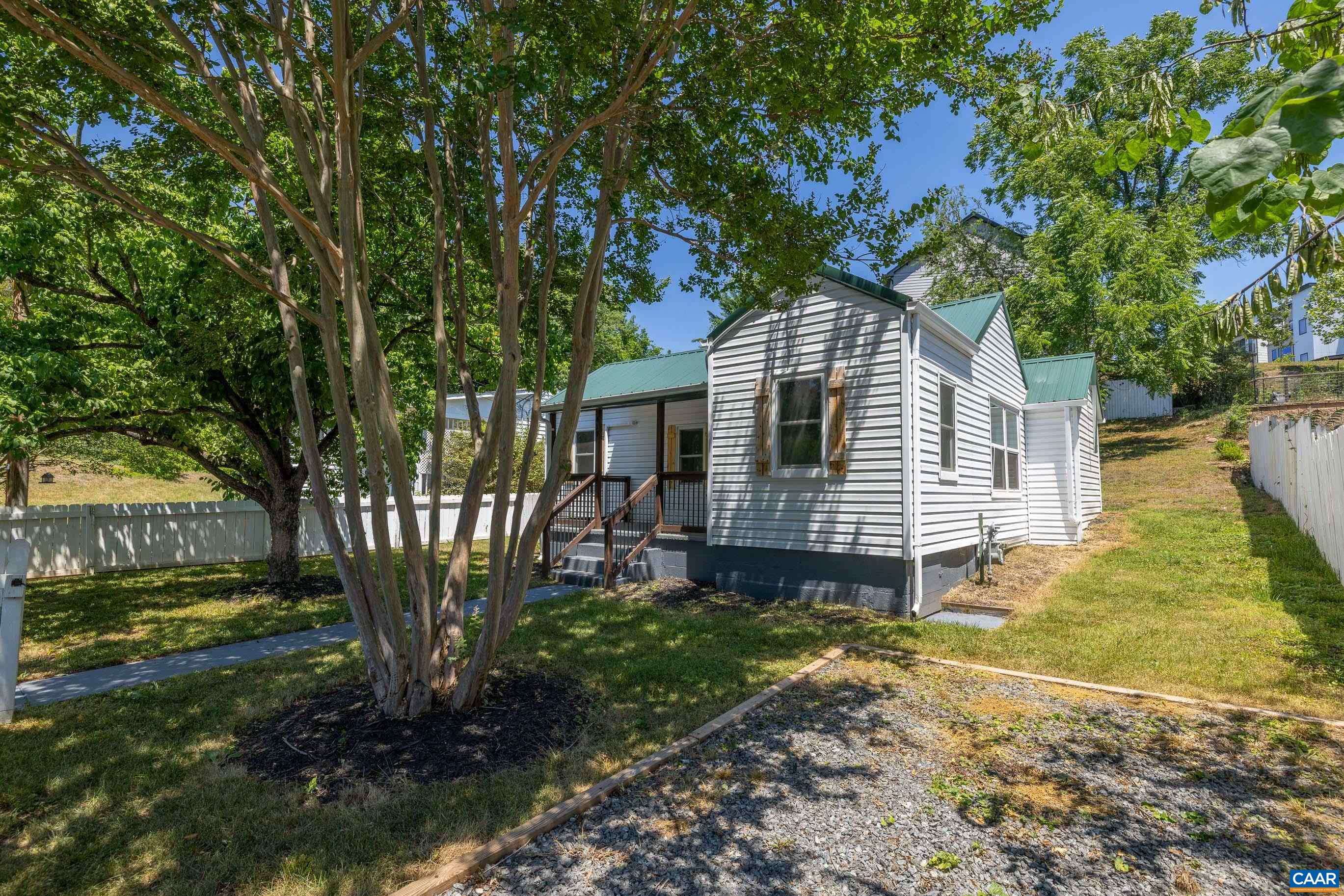 419 QUARRY RD, CHARLOTTESVILLE, Virginia 22902, 3 Bedrooms Bedrooms, ,1 BathroomBathrooms,Residential,419 QUARRY RD,678884 MLS # 678884