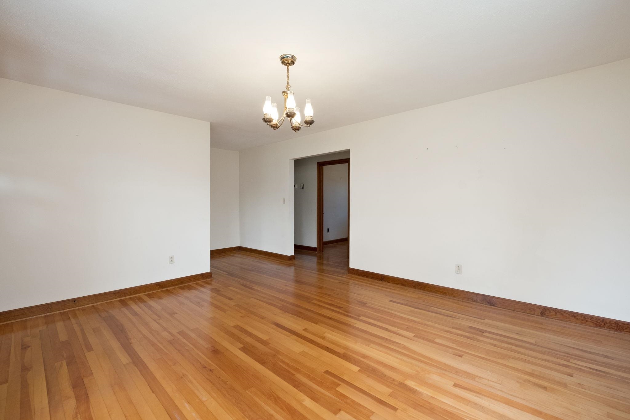 40 SUNSET BLVD, STAUNTON, Virginia 24401, 3 Bedrooms Bedrooms, ,1 BathroomBathrooms,Residential,40 SUNSET BLVD,678890 MLS # 678890