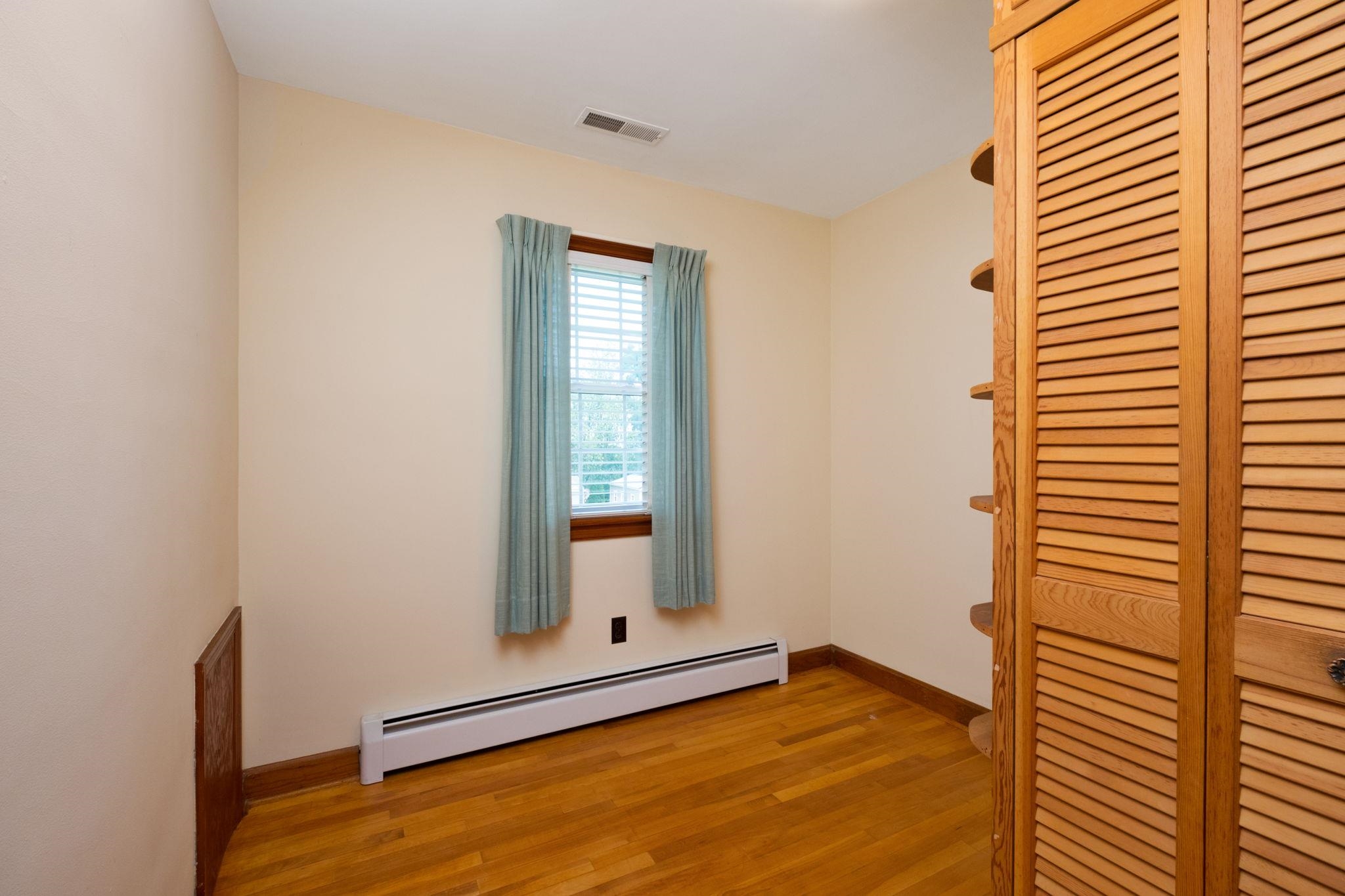 40 SUNSET BLVD, STAUNTON, Virginia 24401, 3 Bedrooms Bedrooms, ,1 BathroomBathrooms,Residential,40 SUNSET BLVD,678890 MLS # 678890
