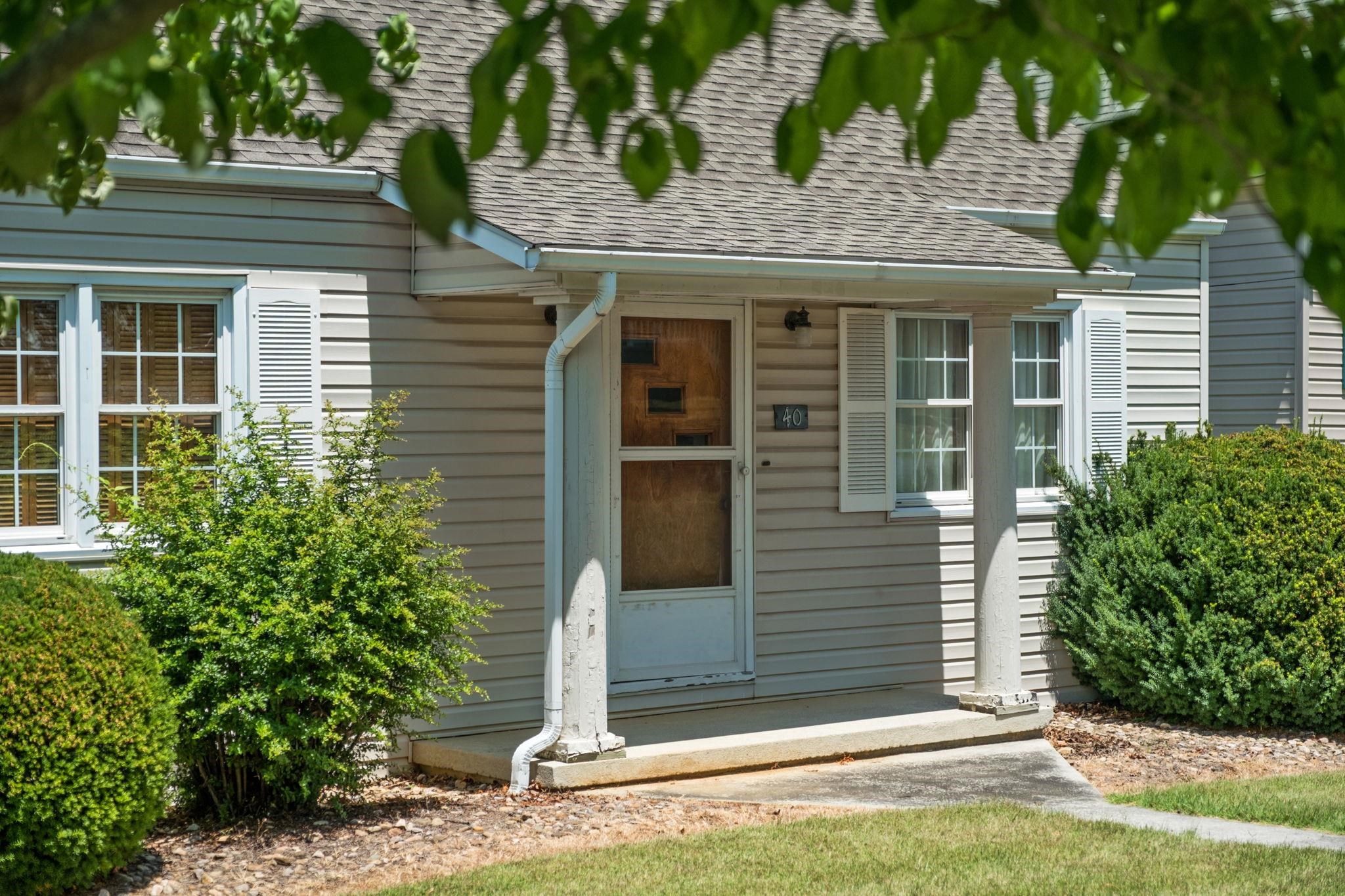 40 SUNSET BLVD, STAUNTON, Virginia 24401, 3 Bedrooms Bedrooms, ,1 BathroomBathrooms,Residential,40 SUNSET BLVD,678890 MLS # 678890