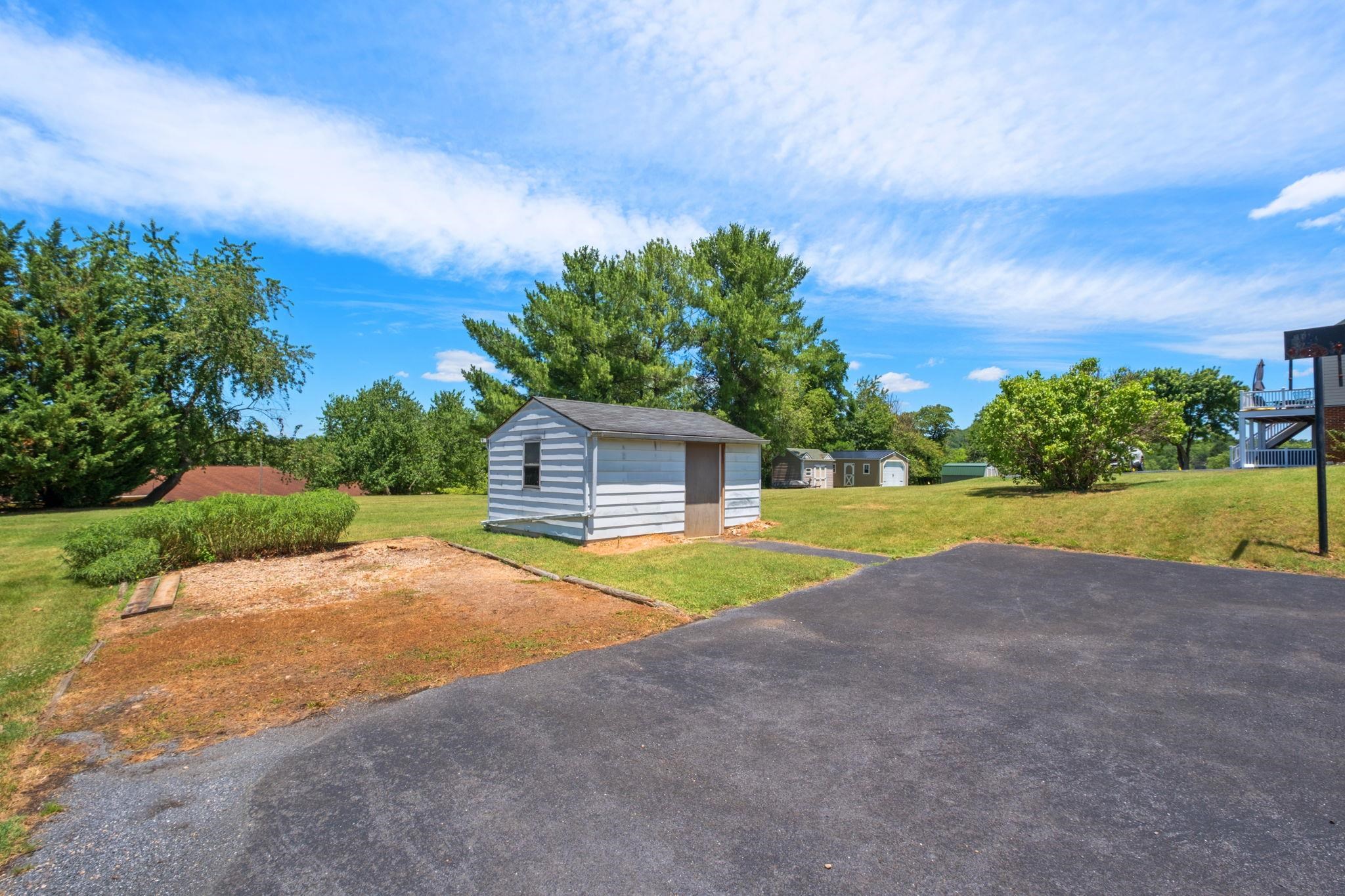 40 SUNSET BLVD, STAUNTON, Virginia 24401, 3 Bedrooms Bedrooms, ,1 BathroomBathrooms,Residential,40 SUNSET BLVD,678890 MLS # 678890