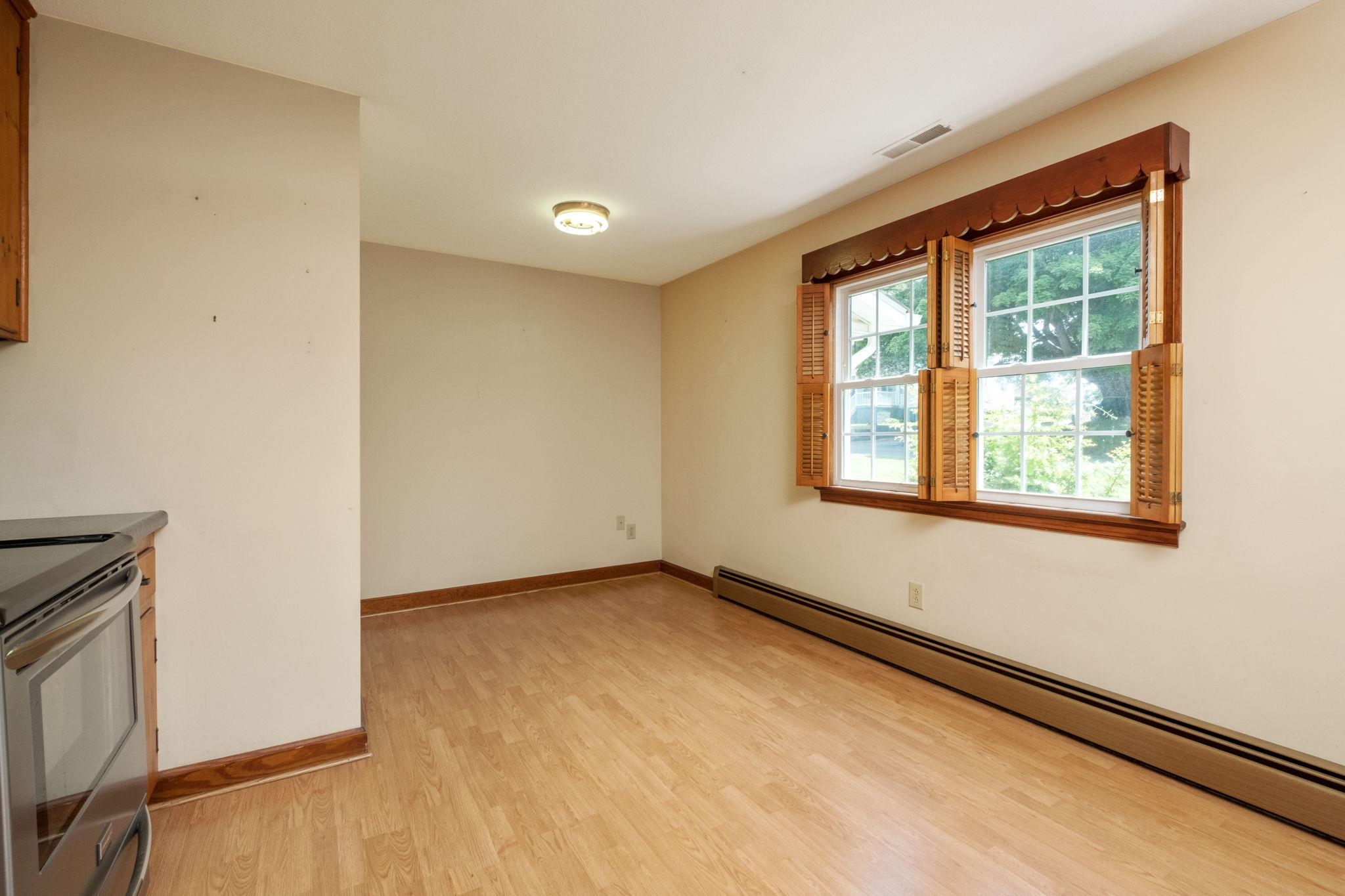 40 SUNSET BLVD, STAUNTON, Virginia 24401, 3 Bedrooms Bedrooms, ,1 BathroomBathrooms,Residential,40 SUNSET BLVD,678890 MLS # 678890
