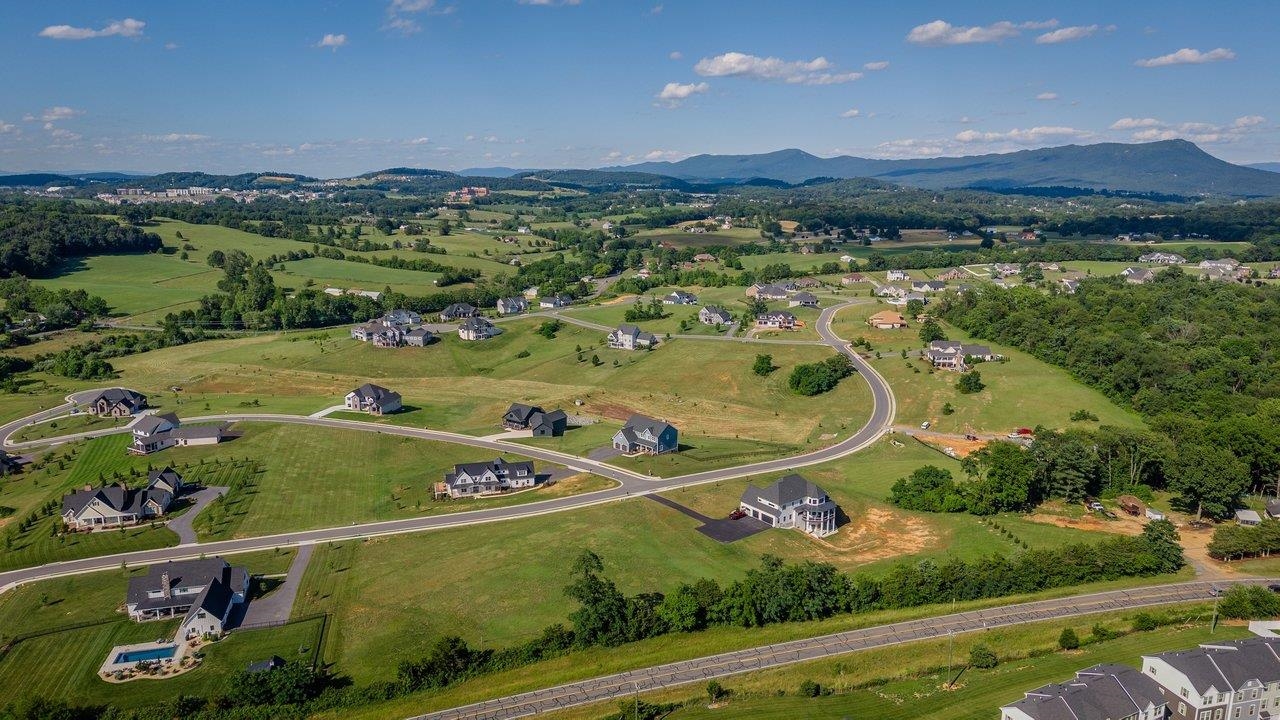2530 HUNTINGTON SPRINGS DR, ROCKINGHAM, Virginia 22801, 5 Bedrooms Bedrooms, ,4 BathroomsBathrooms,Residential,2530 HUNTINGTON SPRINGS DR,678892 MLS # 678892