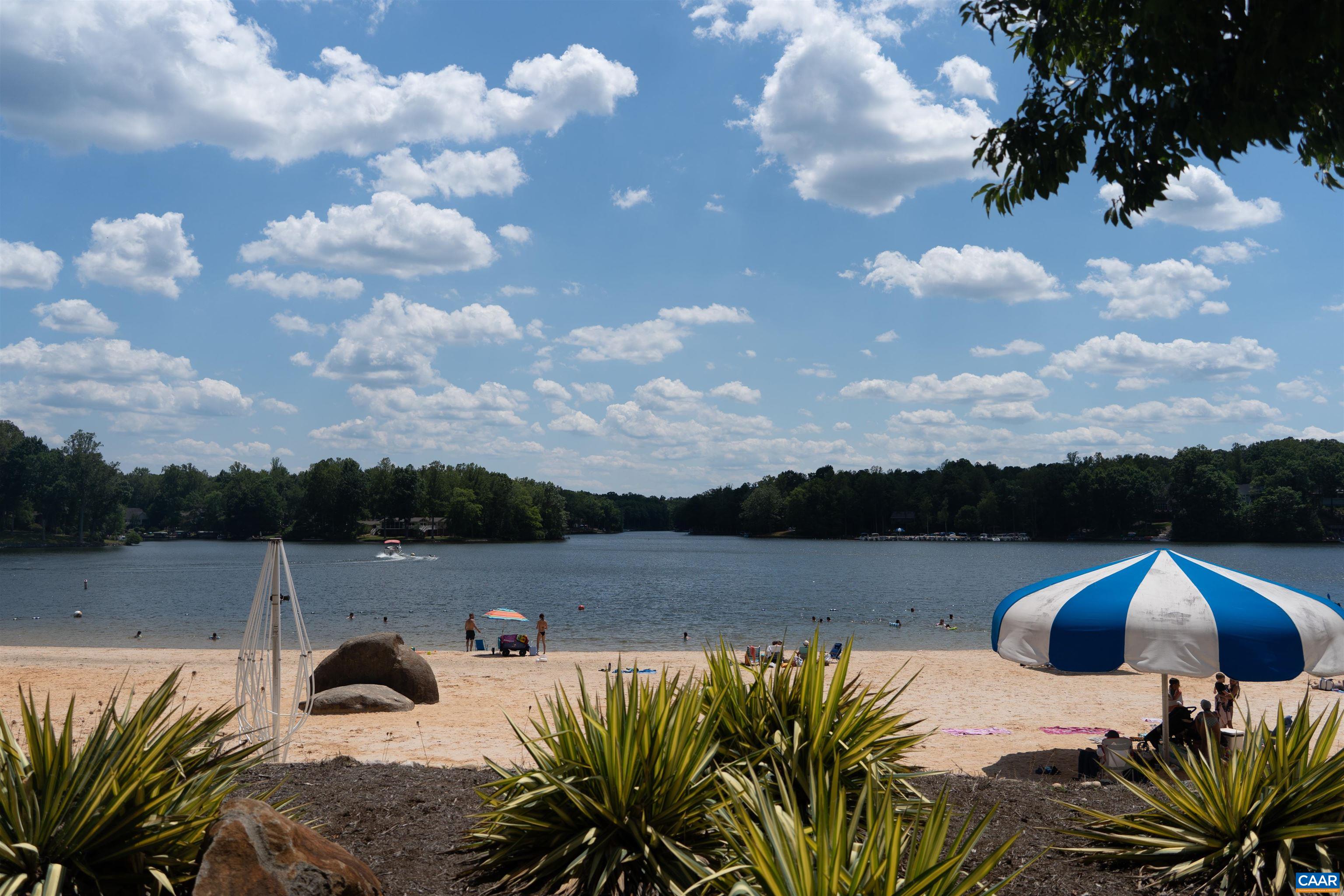 Easy access to the main beach.