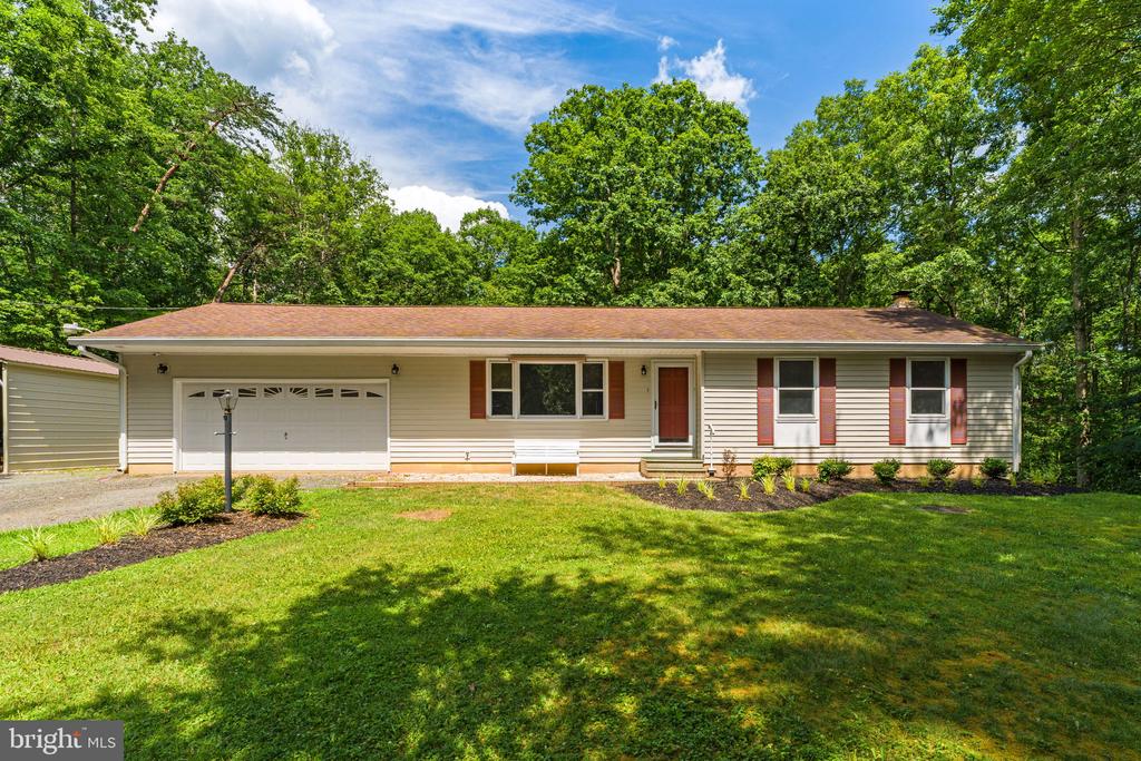11053 BRENT TOWN RD, CATLETT, Virginia 20119, 3 Bedrooms Bedrooms, ,2 BathroomsBathrooms,Residential,11053 BRENT TOWN RD,VAFQ2022780 MLS # VAFQ2022780