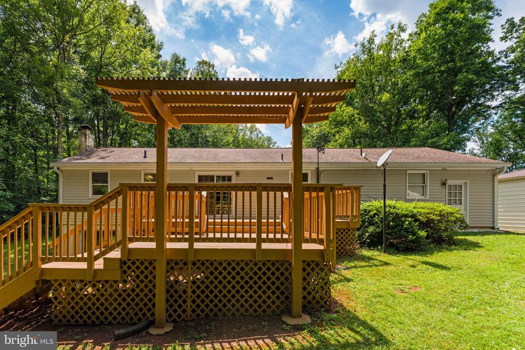 11053 BRENT TOWN RD, CATLETT, Virginia 20119, 3 Bedrooms Bedrooms, ,2 BathroomsBathrooms,Residential,11053 BRENT TOWN RD,VAFQ2022780 MLS # VAFQ2022780