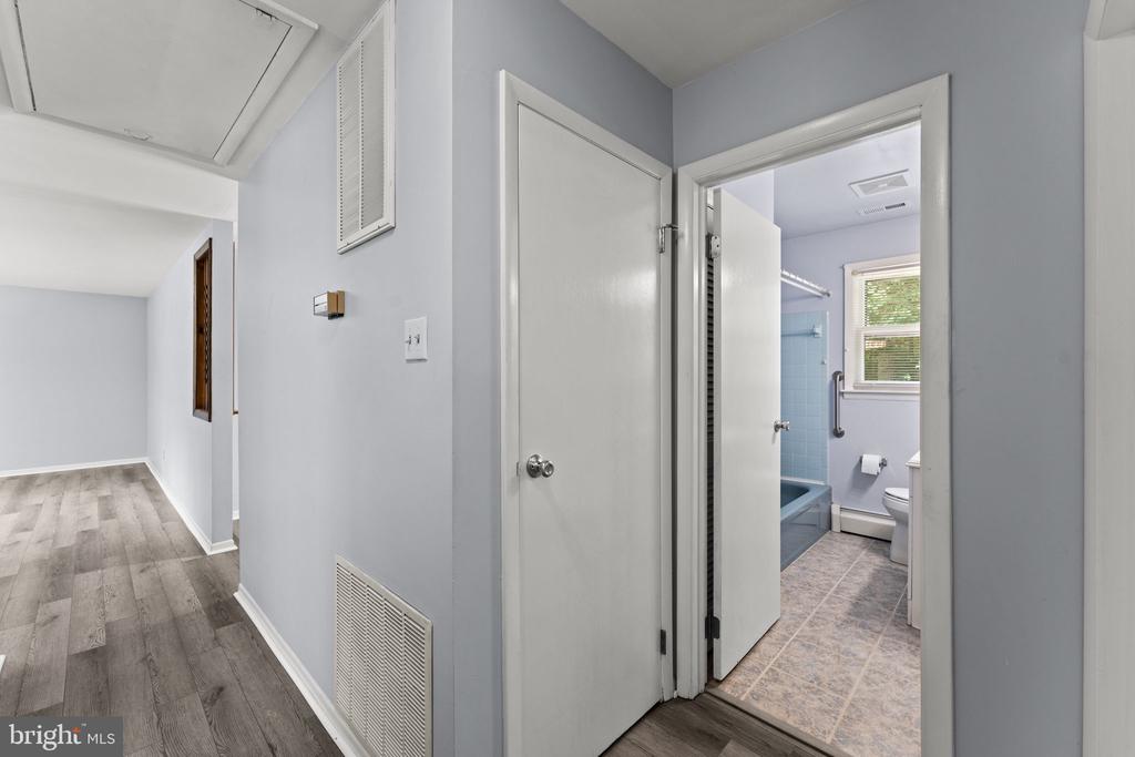11053 BRENT TOWN RD, CATLETT, Virginia 20119, 3 Bedrooms Bedrooms, ,2 BathroomsBathrooms,Residential,11053 BRENT TOWN RD,VAFQ2022780 MLS # VAFQ2022780