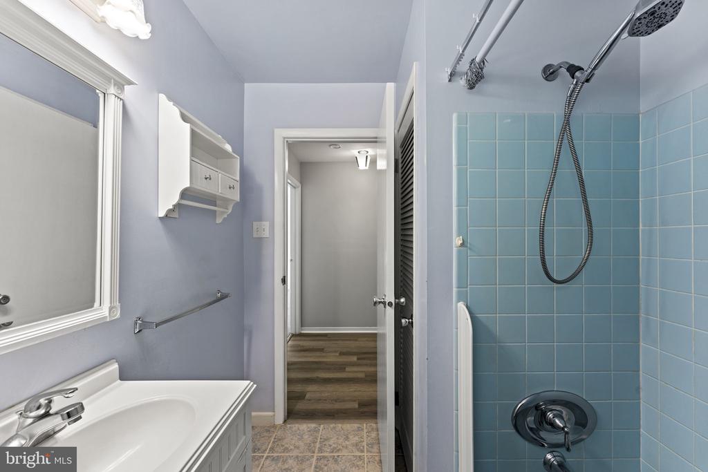 11053 BRENT TOWN RD, CATLETT, Virginia 20119, 3 Bedrooms Bedrooms, ,2 BathroomsBathrooms,Residential,11053 BRENT TOWN RD,VAFQ2022780 MLS # VAFQ2022780