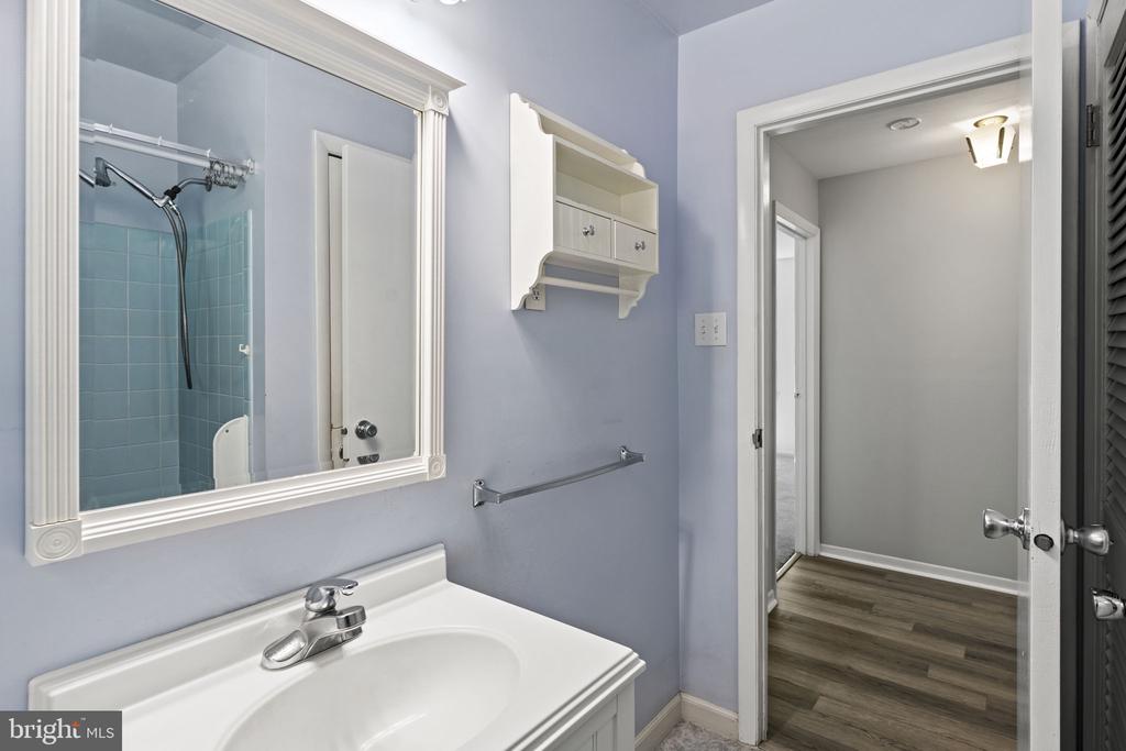 11053 BRENT TOWN RD, CATLETT, Virginia 20119, 3 Bedrooms Bedrooms, ,2 BathroomsBathrooms,Residential,11053 BRENT TOWN RD,VAFQ2022780 MLS # VAFQ2022780