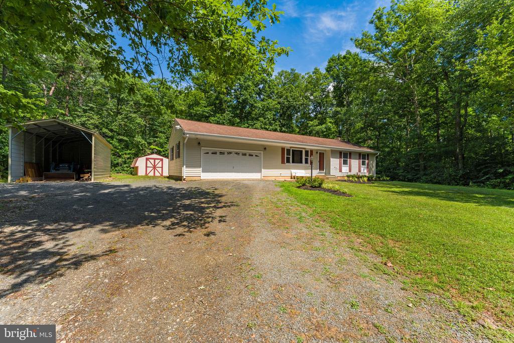 11053 BRENT TOWN RD, CATLETT, Virginia 20119, 3 Bedrooms Bedrooms, ,2 BathroomsBathrooms,Residential,11053 BRENT TOWN RD,VAFQ2022780 MLS # VAFQ2022780