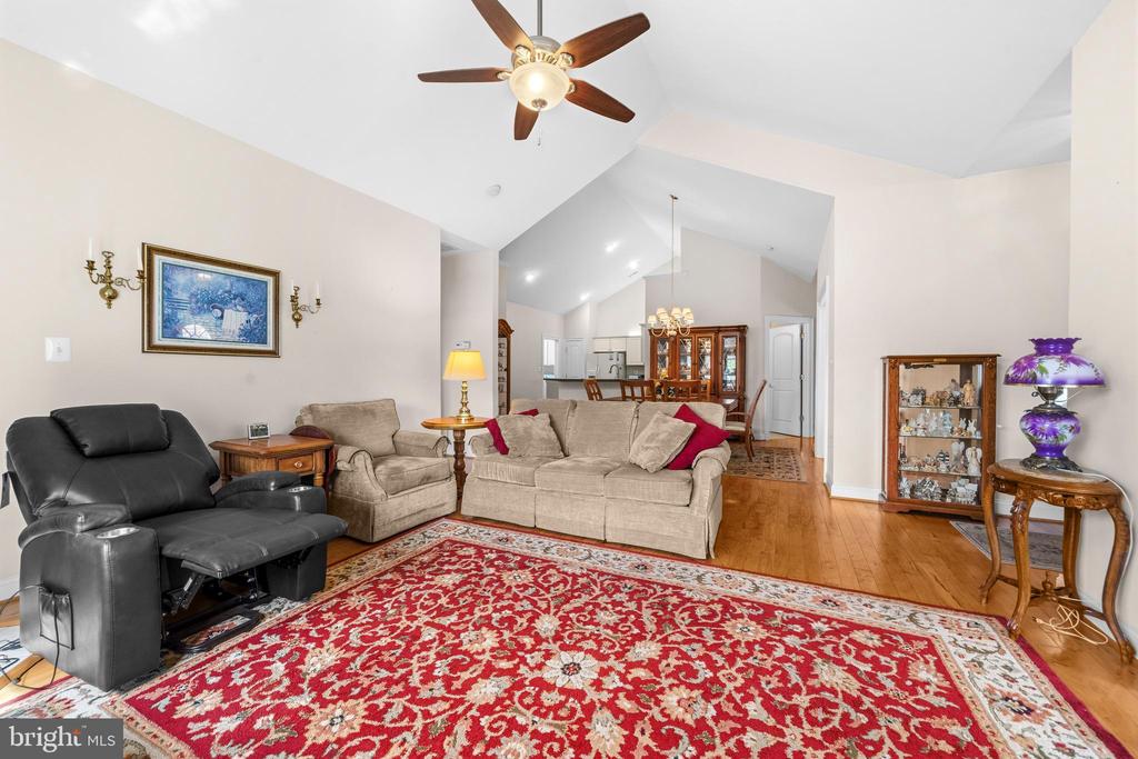 6233 AUTUMN LEAF DR, FREDERICKSBURG, Virginia 22407, 2 Bedrooms Bedrooms, ,2 BathroomsBathrooms,Residential,6233 AUTUMN LEAF DR,VASP2043174 MLS # VASP2043174