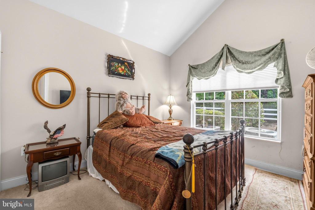 6233 AUTUMN LEAF DR, FREDERICKSBURG, Virginia 22407, 2 Bedrooms Bedrooms, ,2 BathroomsBathrooms,Residential,6233 AUTUMN LEAF DR,VASP2043174 MLS # VASP2043174
