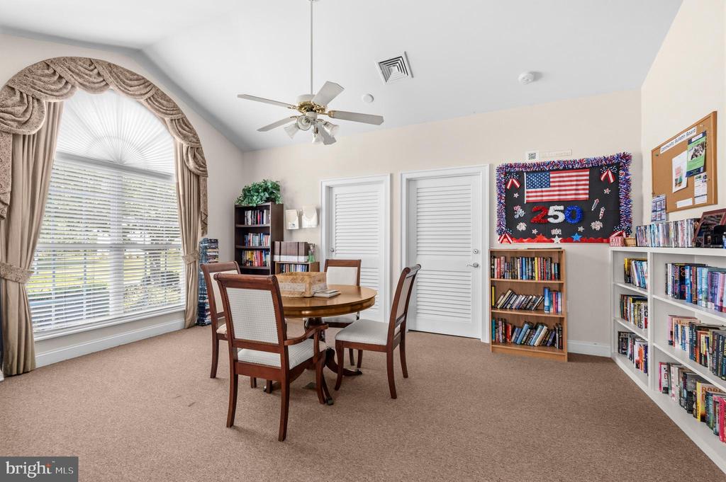 6233 AUTUMN LEAF DR, FREDERICKSBURG, Virginia 22407, 2 Bedrooms Bedrooms, ,2 BathroomsBathrooms,Residential,6233 AUTUMN LEAF DR,VASP2043174 MLS # VASP2043174