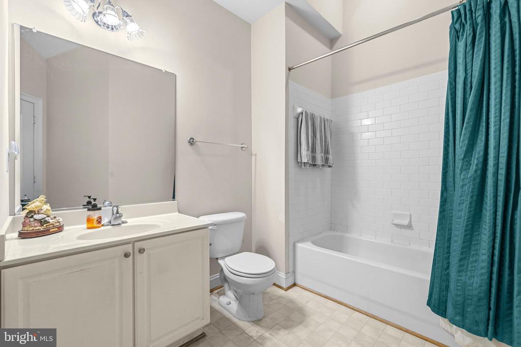 6233 AUTUMN LEAF DR, FREDERICKSBURG, Virginia 22407, 2 Bedrooms Bedrooms, ,2 BathroomsBathrooms,Residential,6233 AUTUMN LEAF DR,VASP2043174 MLS # VASP2043174