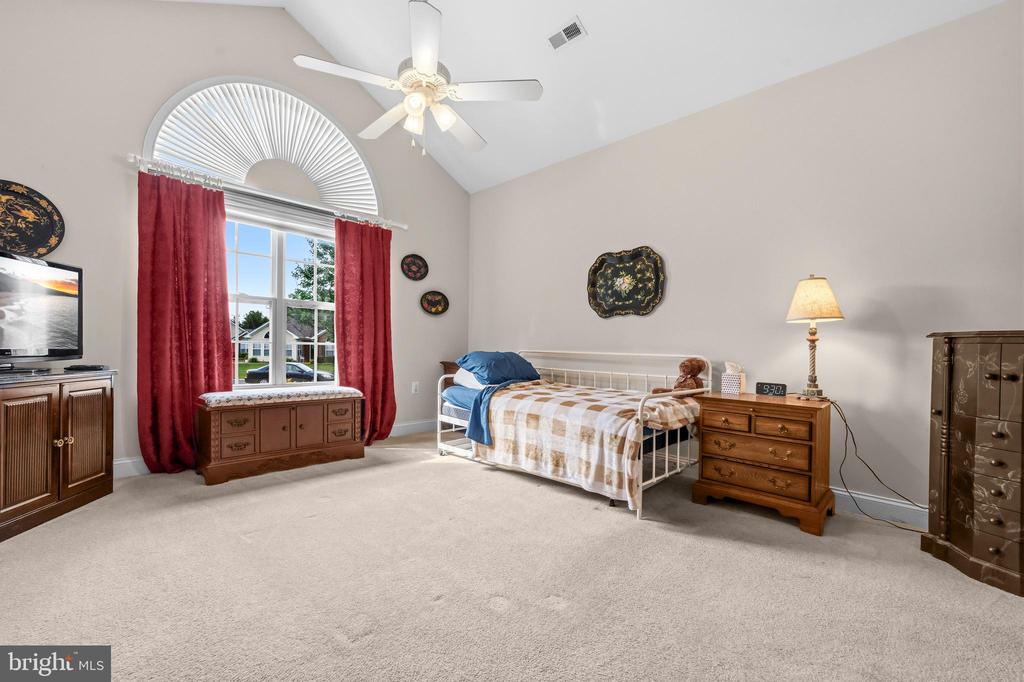 6233 AUTUMN LEAF DR, FREDERICKSBURG, Virginia 22407, 2 Bedrooms Bedrooms, ,2 BathroomsBathrooms,Residential,6233 AUTUMN LEAF DR,VASP2043174 MLS # VASP2043174