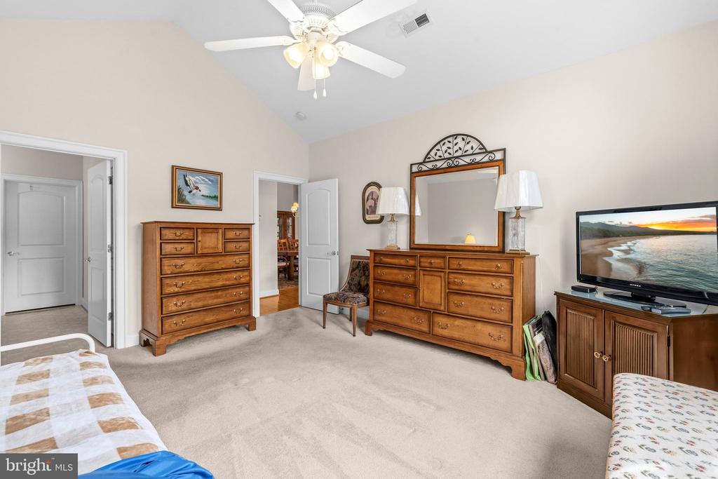 6233 AUTUMN LEAF DR, FREDERICKSBURG, Virginia 22407, 2 Bedrooms Bedrooms, ,2 BathroomsBathrooms,Residential,6233 AUTUMN LEAF DR,VASP2043174 MLS # VASP2043174