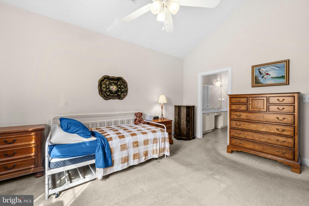 6233 AUTUMN LEAF DR, FREDERICKSBURG, Virginia 22407, 2 Bedrooms Bedrooms, ,2 BathroomsBathrooms,Residential,6233 AUTUMN LEAF DR,VASP2043174 MLS # VASP2043174