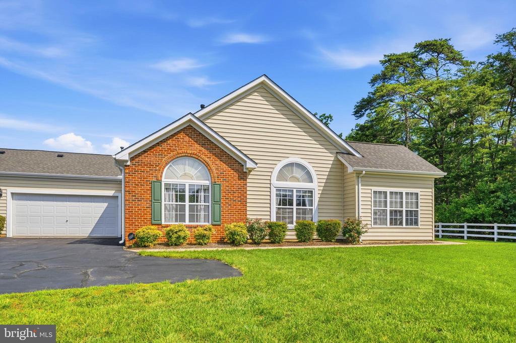 6233 AUTUMN LEAF DR, FREDERICKSBURG, Virginia 22407, 2 Bedrooms Bedrooms, ,2 BathroomsBathrooms,Residential,6233 AUTUMN LEAF DR,VASP2043174 MLS # VASP2043174