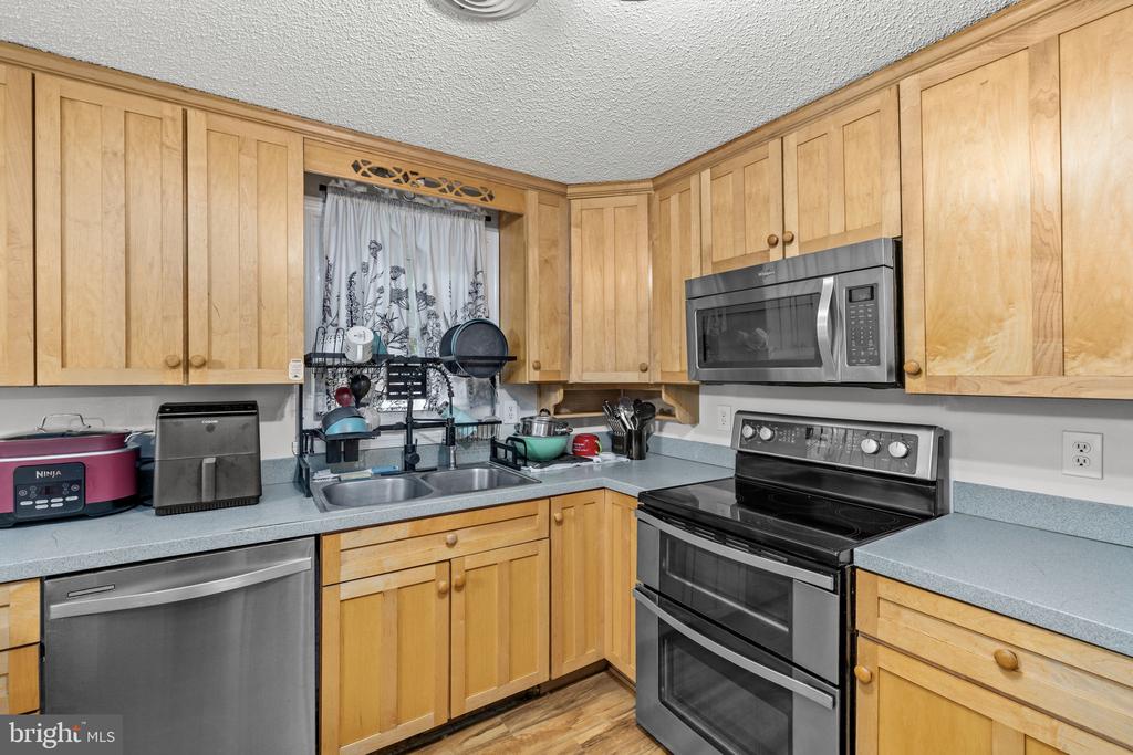12400 TOLL HOUSE RD, SPOTSYLVANIA, Virginia 22551, 4 Bedrooms Bedrooms, ,2 BathroomsBathrooms,Residential,LAKE WILDERNESS,12400 TOLL HOUSE RD,VASP2043252 MLS # VASP2043252