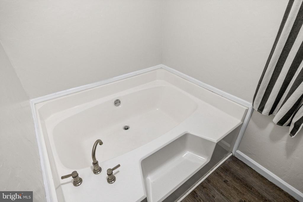 12400 TOLL HOUSE RD, SPOTSYLVANIA, Virginia 22551, 4 Bedrooms Bedrooms, ,2 BathroomsBathrooms,Residential,LAKE WILDERNESS,12400 TOLL HOUSE RD,VASP2043252 MLS # VASP2043252