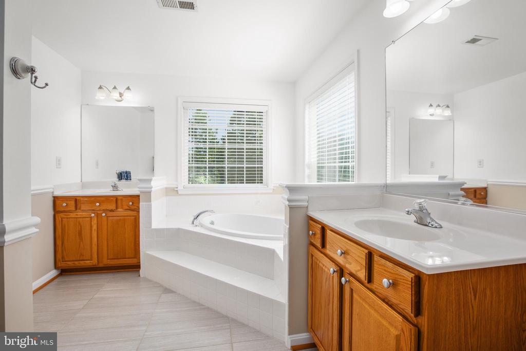 10710 CHANCELLORSVILLE DR, SPOTSYLVANIA, Virginia 22553, 4 Bedrooms Bedrooms, ,3 BathroomsBathrooms,Residential,10710 CHANCELLORSVILLE DR,VASP2043276 MLS # VASP2043276