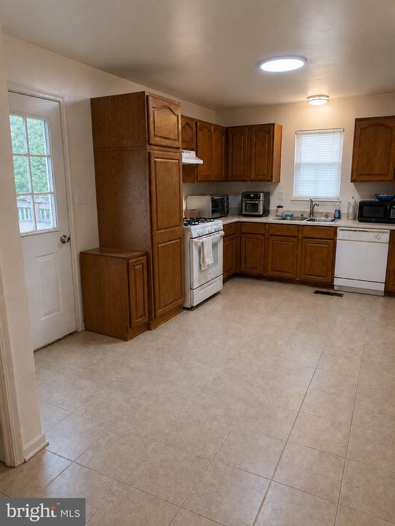 1121 JACKSON ST, CULPEPER, Virginia 22701, 3 Bedrooms Bedrooms, ,2 BathroomsBathrooms,Residential,1121 JACKSON ST,VACU2014210 MLS # VACU2014210