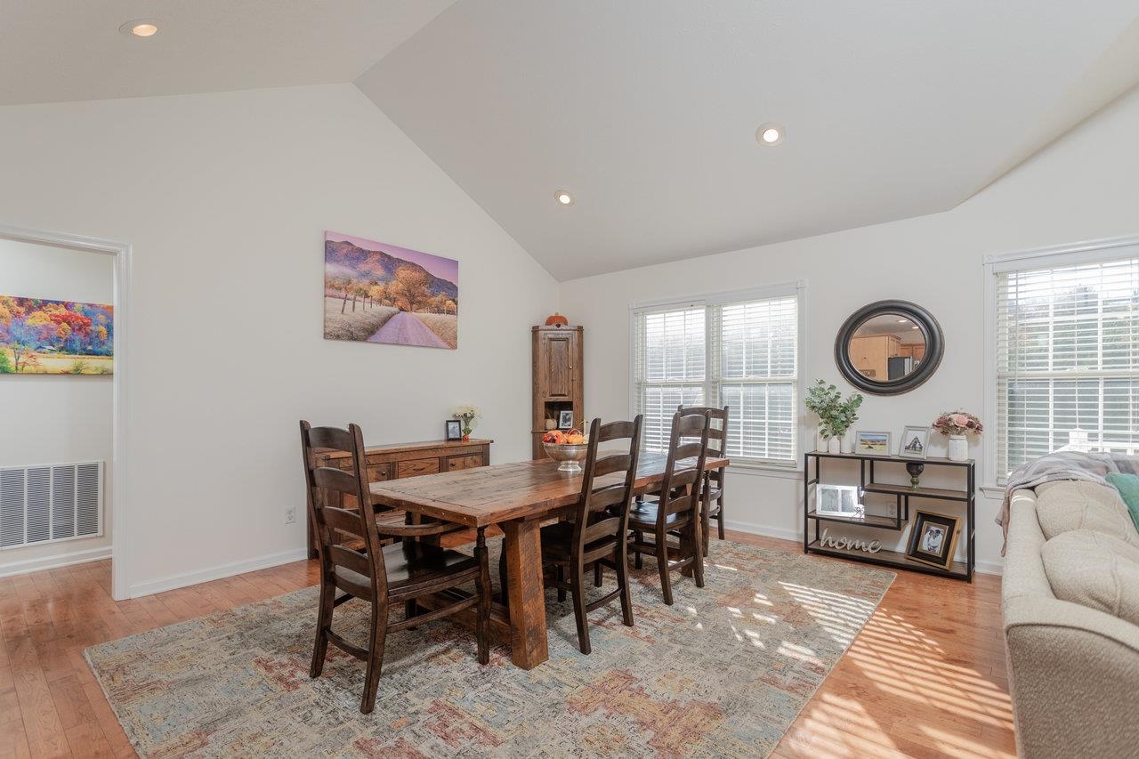 322 MELVIN CIR, BRIDGEWATER, Virginia 22812, 4 Bedrooms Bedrooms, ,3 BathroomsBathrooms,Residential,322 MELVIN CIR,678902 MLS # 678902