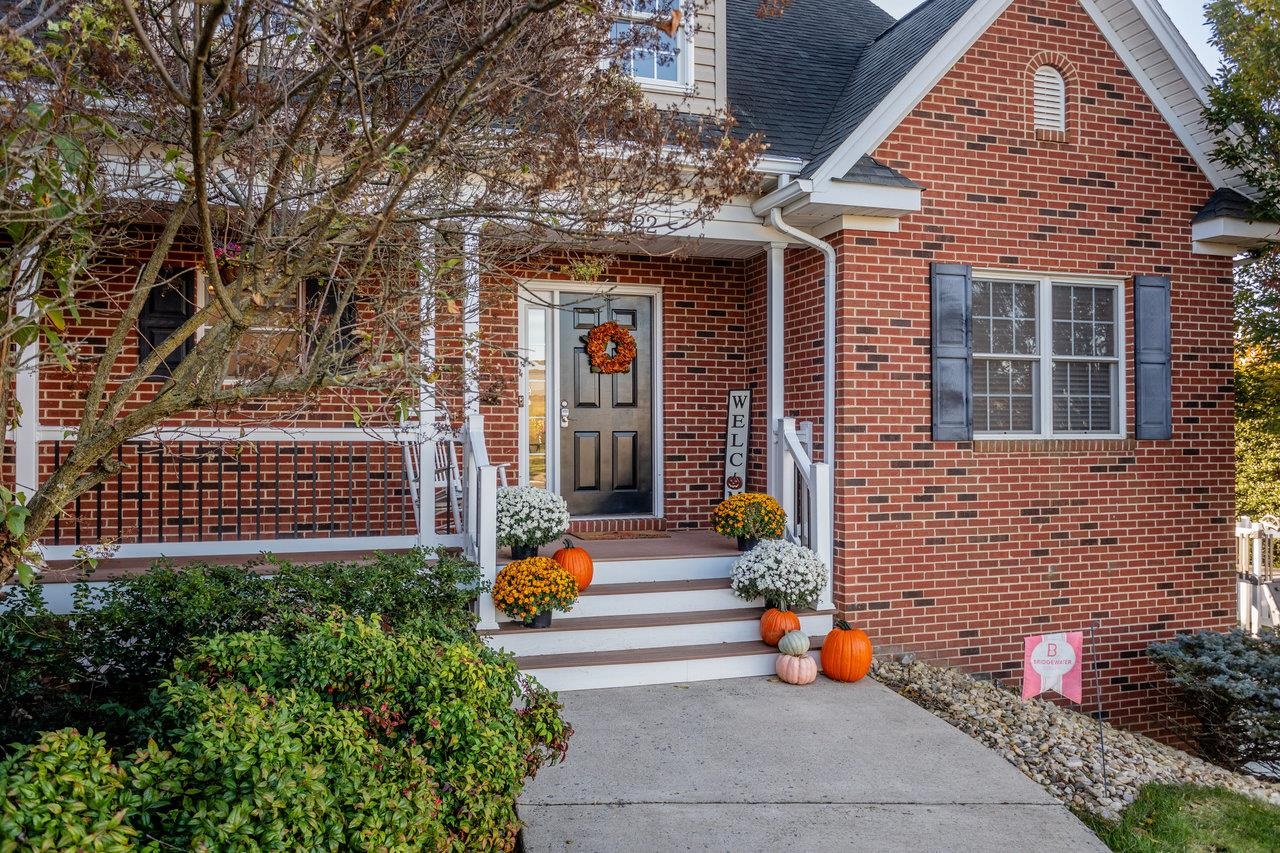 322 MELVIN CIR, BRIDGEWATER, Virginia 22812, 4 Bedrooms Bedrooms, ,3 BathroomsBathrooms,Residential,322 MELVIN CIR,678902 MLS # 678902