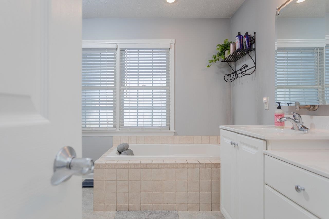 322 MELVIN CIR, BRIDGEWATER, Virginia 22812, 4 Bedrooms Bedrooms, ,3 BathroomsBathrooms,Residential,322 MELVIN CIR,678902 MLS # 678902