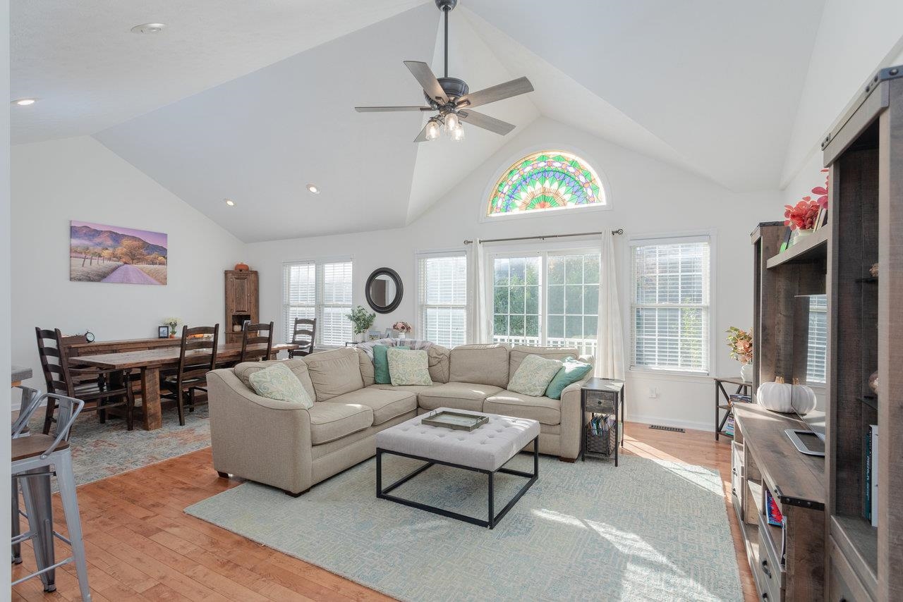 322 MELVIN CIR, BRIDGEWATER, Virginia 22812, 4 Bedrooms Bedrooms, ,3 BathroomsBathrooms,Residential,322 MELVIN CIR,678902 MLS # 678902