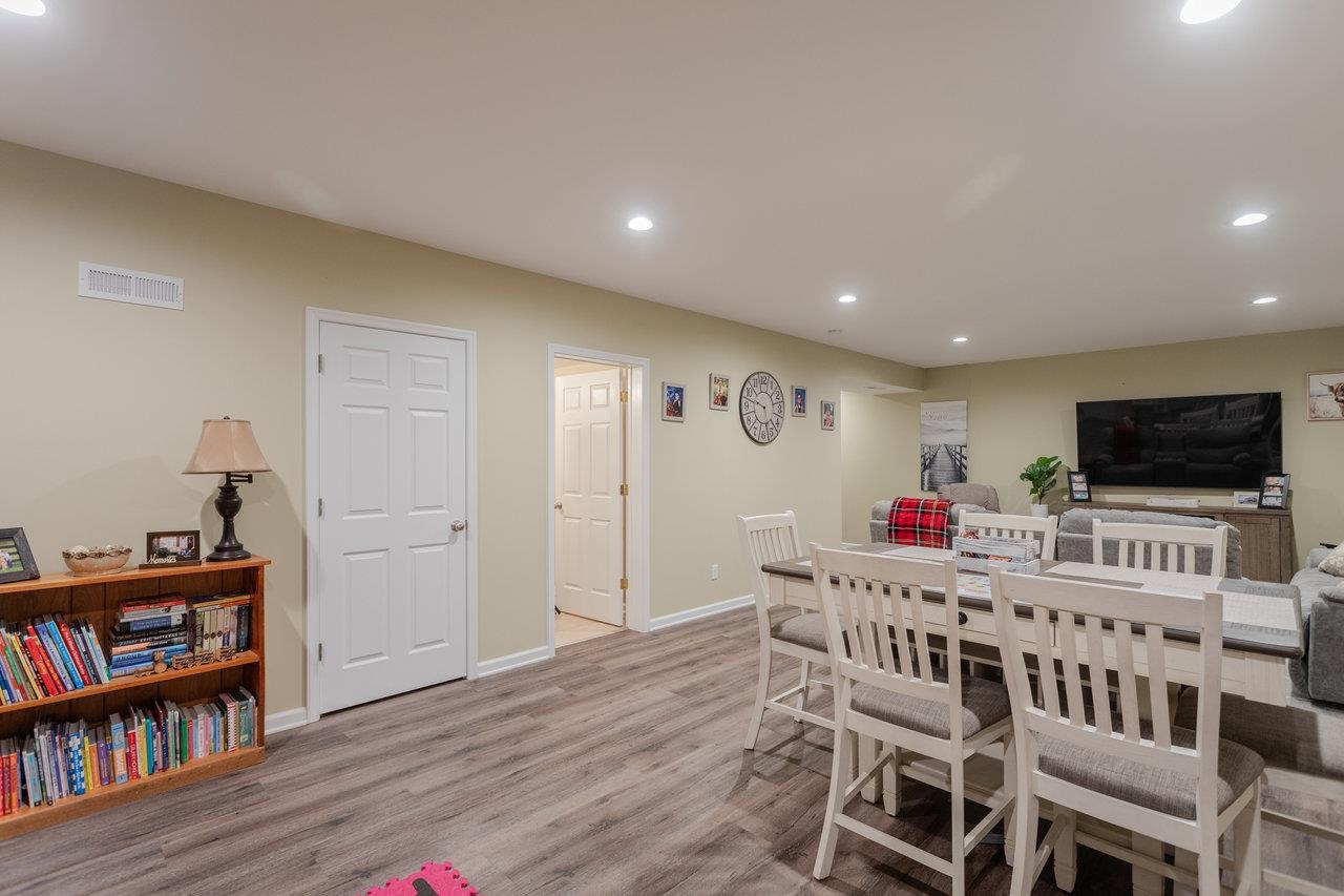 322 MELVIN CIR, BRIDGEWATER, Virginia 22812, 4 Bedrooms Bedrooms, ,3 BathroomsBathrooms,Residential,322 MELVIN CIR,678902 MLS # 678902